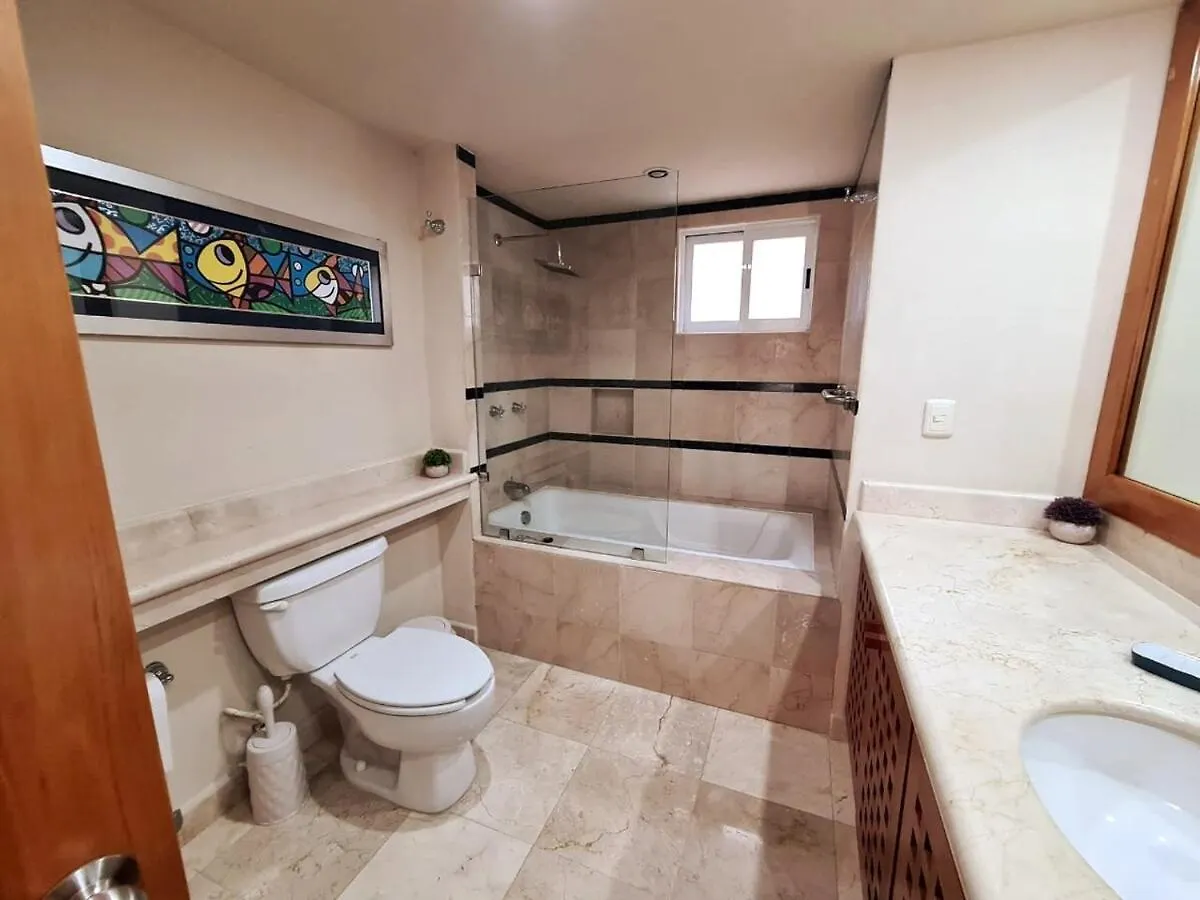 Magnificent Penthouse Jacuzzi, Beach Access & Wifi Пуэрто-Авентурас Апартаменты
